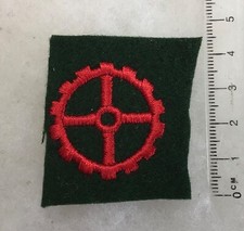 FRANCE CJF CHANTIER JEUNESSE - Insigne brodé MECANICIEN AUTOMOBILE sur fond vert