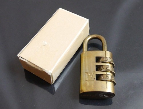 Authentique cadenas combiné
