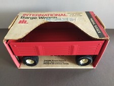 ERTL TOYS INTER. FERME BARGE