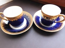 paire de tasses bleu de four en porcelaine de Limoges