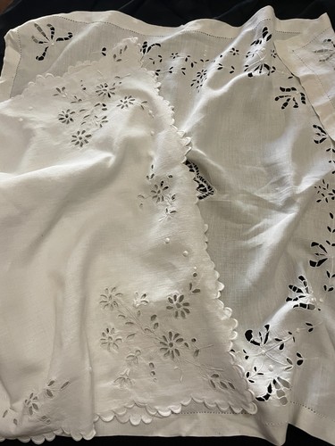 Nappe ancienne brodée 2 - nappe,