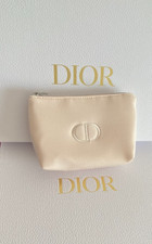 Dior – Mignonne pochette à maquillage rose abricot