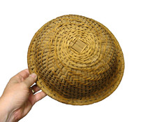 Casque colonial en rotin et