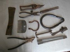 lot de vieux outils de la campagne