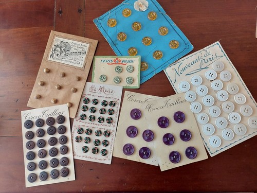 Lot anciens boutons - , métal