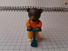 Jouet - Figurines PVC Petit Ours Brun -en patinette/trotinnette .  BE