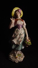 Figurine jeune fille - fille, panier