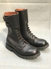 Paire de rangers militaires