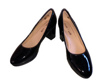 jolis escarpins cuir vernis