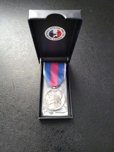 Médaille des services - médaille,