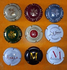 Q4) Un lot de 9 capsules de