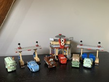 Lego 8487 - Cars 2 - Flo’s