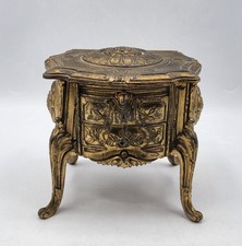 Coffret boîte à bijoux en régule doré formant meuble commode début XXème