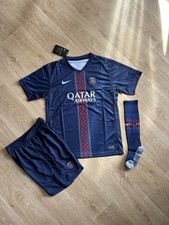 Ensemble foot enfants paris saison 25/26Maillots short chaussettes Taille 12ans