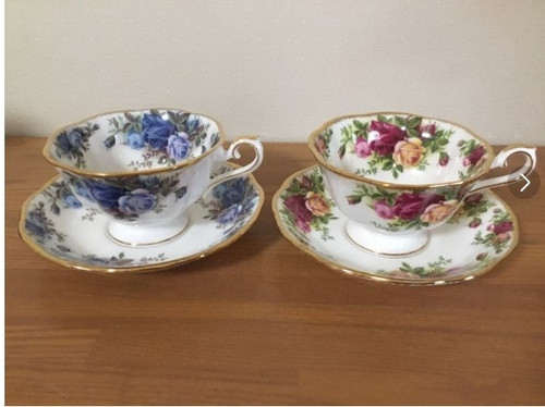 Ensemble tasse soucoupe - tasse, et