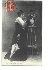 13  TYPE D ARLESIENNE