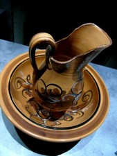 Ensemble de toilette en terre