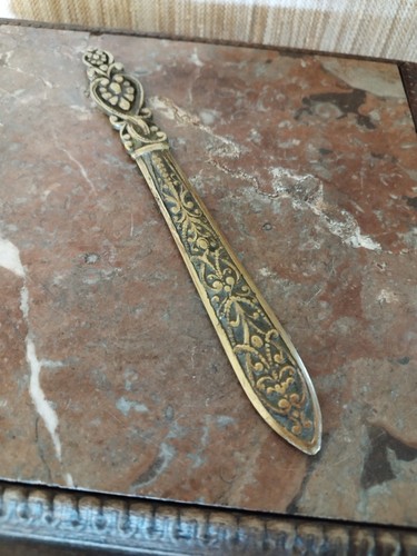 Coupe papier bronze - papier,