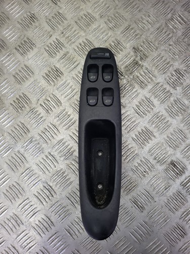 Bouton commande lève vitre