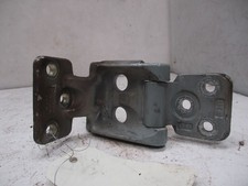 Charniere superieure porte battante arriere droit 9067400537 Mercedes SPRINTER