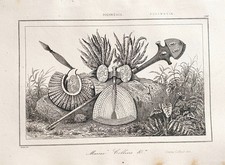 GRAVURE  POLYNESIE  " MASSUE COLLIERS ET ORNEMENTS  "