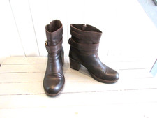 Bottines à talons en cuir