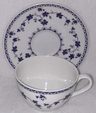 GRANDE TASSE EN PORCELAINE DE