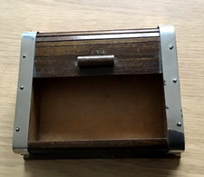 Boite à cigarettes avec rideau coulissant en bois année 60