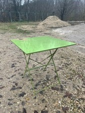table de jardin pliable en fer forge et verte 