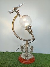 Ancienne lampe de table boule en verre dessus avion sur socle rond boussole n...