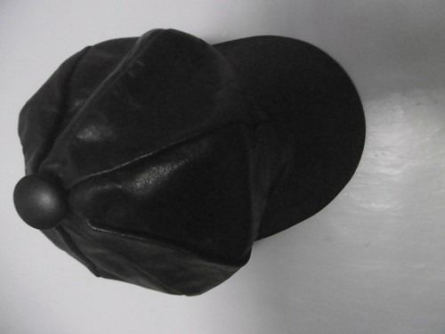 Casquette cuir noir - en,
