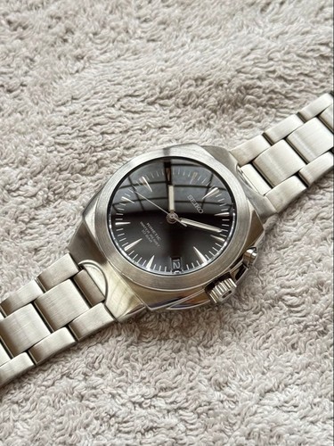 Seiko kinetic date - seiko,