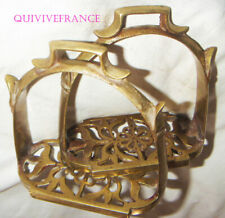 EQ3014 - ETRIERS ORIENTAUX