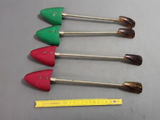 4 anciens embauchoirs en métal  tissu forme  chaussure vintage design