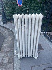 Radiateur ancien sur pieds - , a