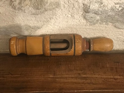 Ancienne bouchonneuse vin - ancienne,