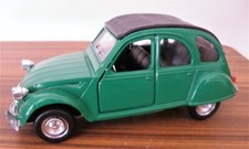 Citroen 2CV vert prairie  Polistil état neuf