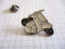 SCOOTER VESPA PIAGGIO SCOUTEUR - VINTAGE PIN - PRIVATE COLLECTION - us23