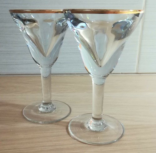 Deux anciens verres - deux,