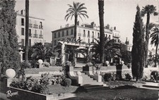 83 HYERES JARDINS ET PERGOLAS SUR L AVENUE DE BELGIQUE