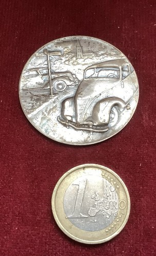 Médaille voiture ancienne - médaille,