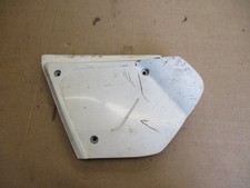 Cache latéral gauche pour