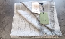 écharpe Gucci GG marmont grise claire.