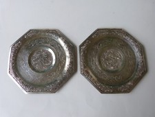 2 assiettes en argent massif
