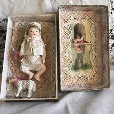poupée ancienne Dans Coffret