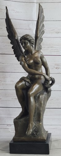 Sculpture figurine statue - sculpture,