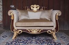 Très beau canapé / immens fauteuil doré à la feuille d'or d'un château à BDX.