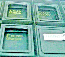 1pcs  XC2S100 TM  PQG208AFP
