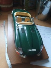 BURAGO 1/18 JAGUAR TYPE E