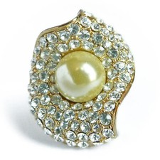 bague plaqué or jaune pavage cristal swarovski perle de verre nacrée beige crème